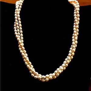 NWOT Stunning light Pink Faux Pearl Necklace